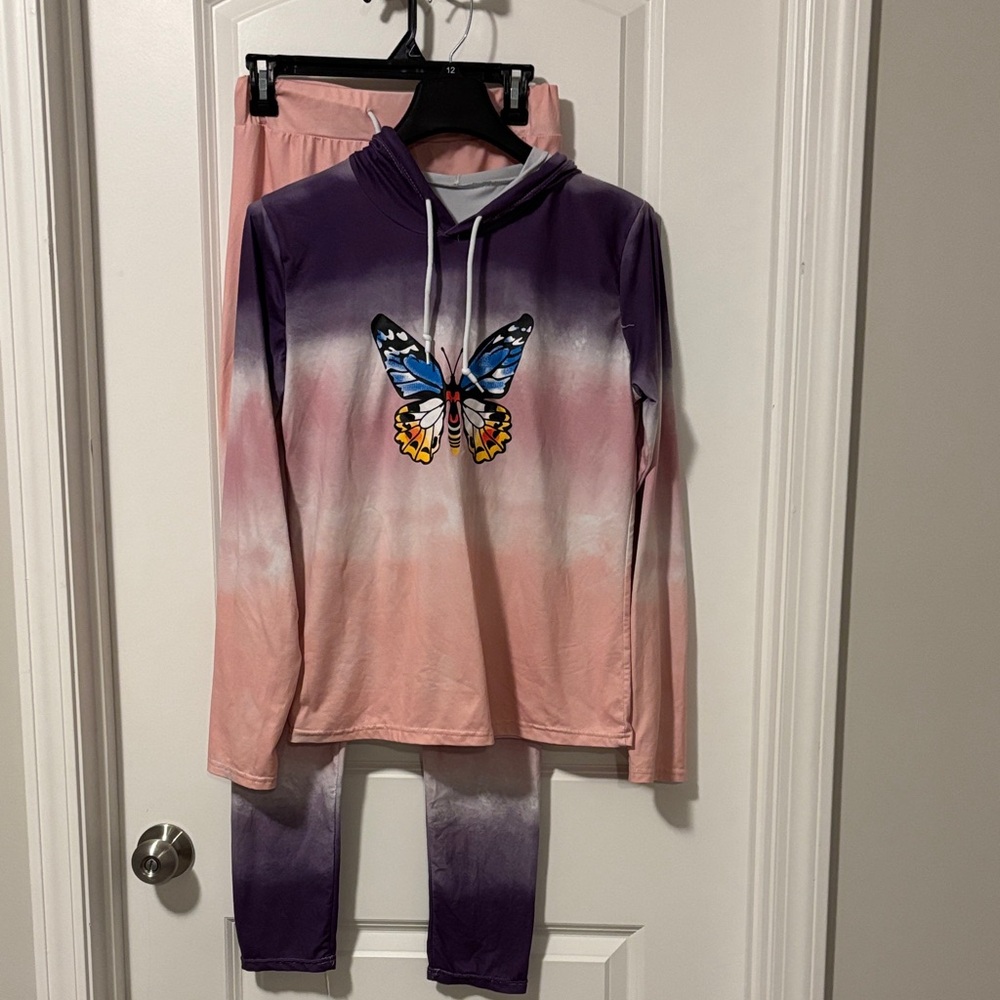 Gradient Hoodie and Pants Set with Butterfly Design